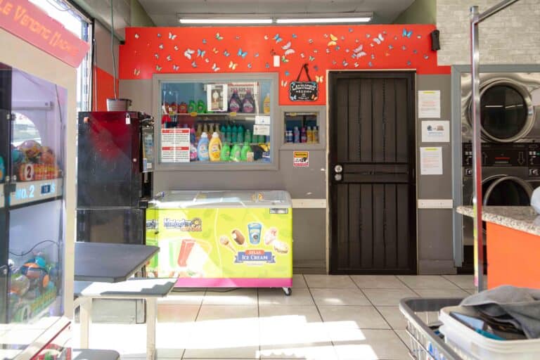 24/7 laundry near USC offering laundry supplies and essentials for customers
